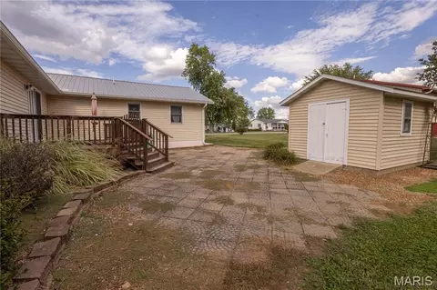 Exterior - 700 Ely St, Perry, MO 63462 photo 9 of 11