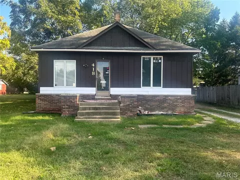 418 Elm St, Gillespie, IL 62033