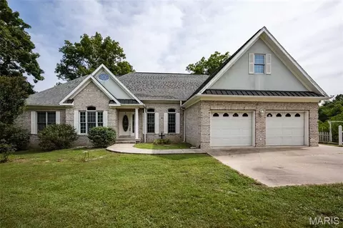 1385 Christian Chapel Rd, Anna, IL 62906