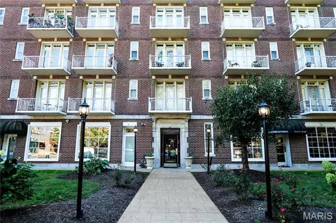 5316 Pershing Ave #406, Saint Louis, MO 63112