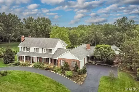 12580 Durbin Dr, Saint Louis, MO 63141