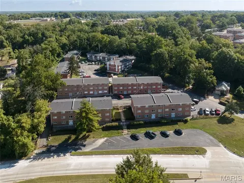 View/Area - 4318 Walker Ln, Normandy, MO 63121 photo 4 of 11