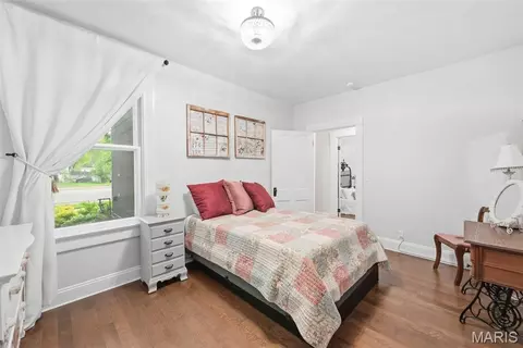 Bedroom - 921 W 5th St, Washington, MO 63090 photo 3 of 10