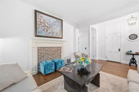 Living - 921 W 5th St, Washington, MO 63090 photo 4 of 5