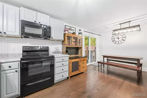 Kitchen - 921 W 5th St, Washington, MO 63090 photo 2 of 2