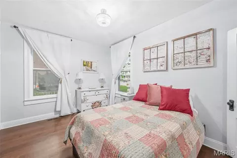 Bedroom - 921 W 5th St, Washington, MO 63090 photo 1 of 10