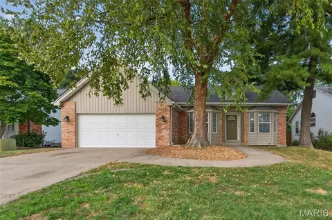 303 Laurel Lea Dr, Saint Peters, MO 63376