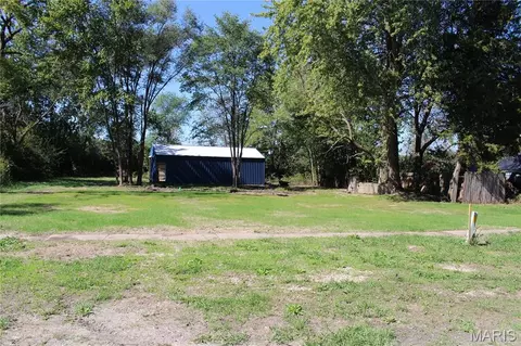209 S Elm St, Bellflower, MO 63333