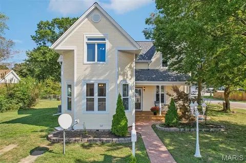 202 N Vine St, O'fallon, IL 62269
