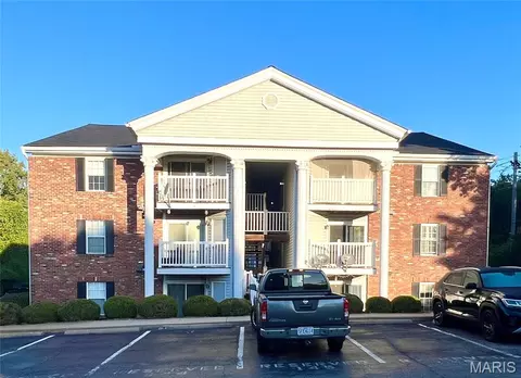 1960 Marine Terrace Dr #H, Saint Louis, MO 63146