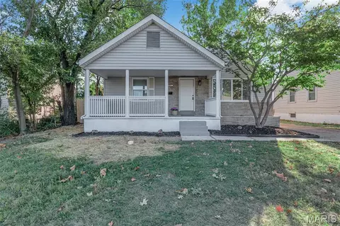 9906 Zykan Ct, Overland, MO 63114