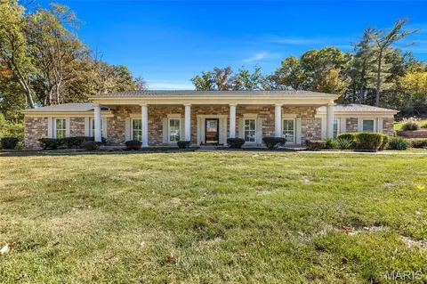 12311 Gaillard Dr, Saint Louis, MO 63141
