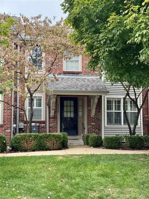 5429 Kenrick Parke Dr, Saint Louis, MO 63119