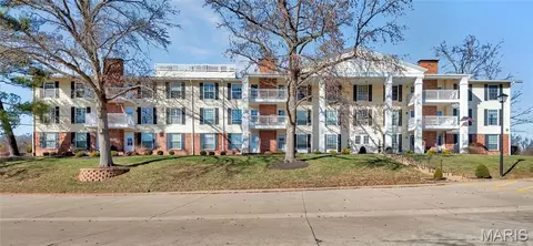 15593 Bedford Forge Dr #6, Chesterfield, MO 63017