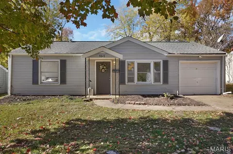 9845 Dennis Dr, Saint Louis, MO 63136
