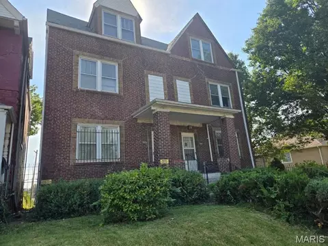 3916 W Belle Pl, Saint Louis, MO 63108