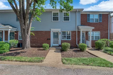 1438 Bluebird Ter, Brentwood, MO 63144