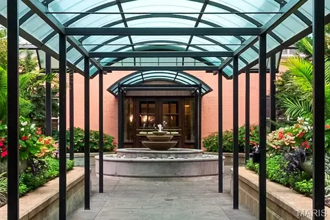 750 S Hanley Rd #180, Saint Louis, MO 63105