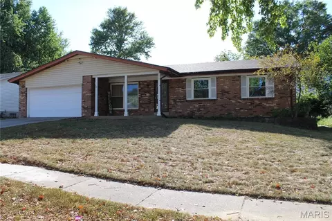 11742 Parish Dr, Bridgeton, MO 63044