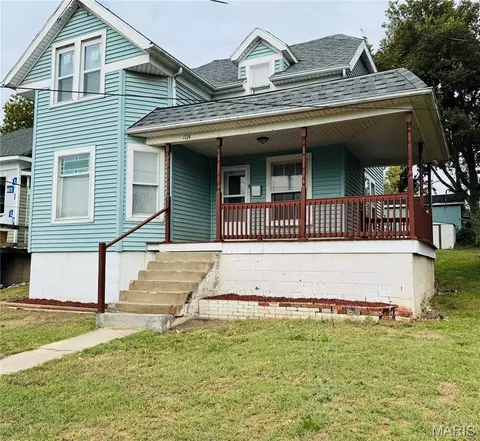 1714 Grace St, Hannibal, MO 63401