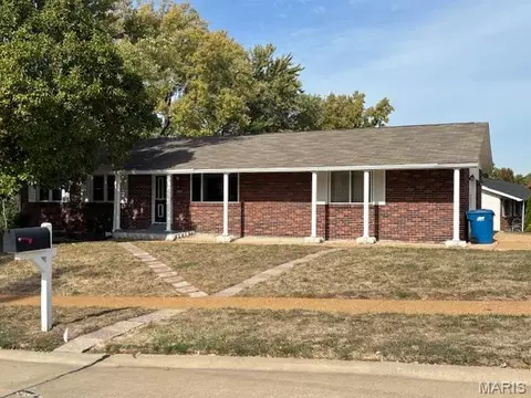 4099 Lockport Dr, Bridgeton, MO 63044