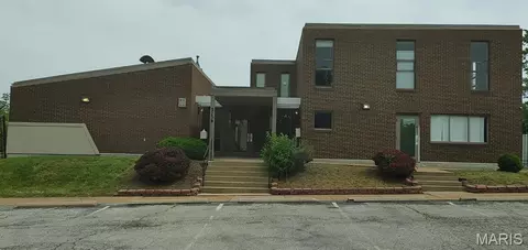 2754 Bacon St, Saint Louis, MO 63106