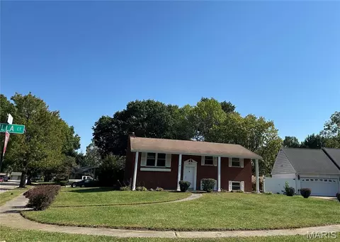 52 Villa Dr, Granite City, IL 62040