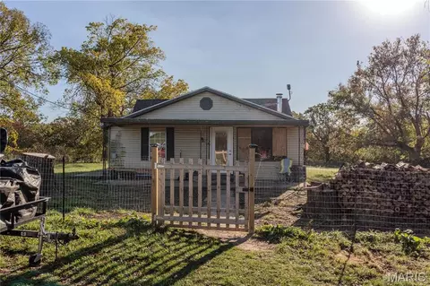 49 Bennett Rd, Iberia, MO 65486 photo 1