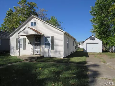 507 E Cherry Ave, Owensville, MO 65066