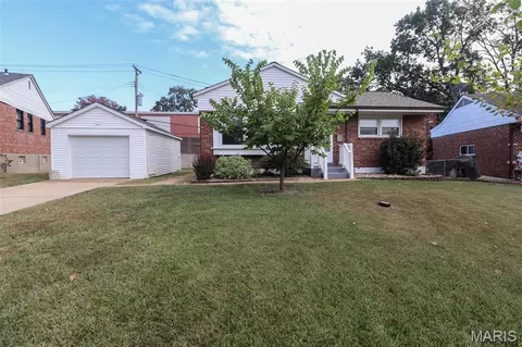 4102 Upton Ct, Saint Louis, MO 63116
