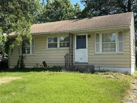 404 Lancashire Rd, Saint Louis, MO 63137