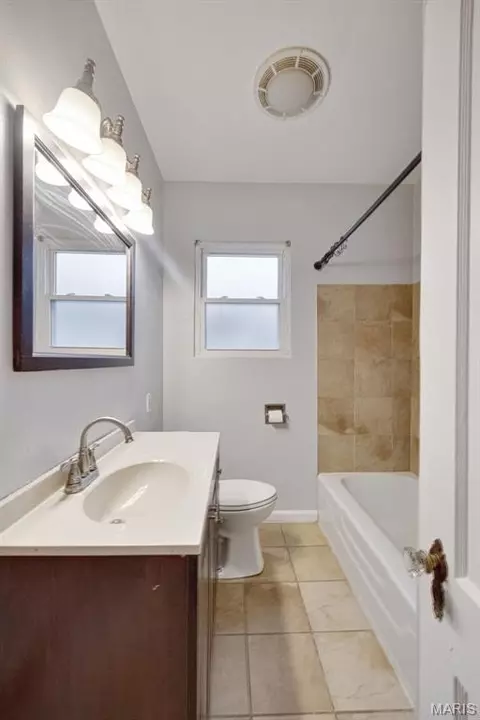 Bath - 7320 Eugene Ave, Saint Louis, MO 63116 photo 2 of 2