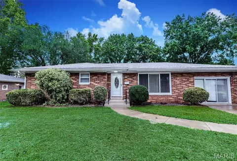 140 Willow Creek Rd, Belleville, IL 62223 | MLS# 25076218 | 1 photo ...