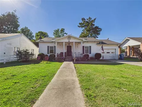104 N Main St, Gideon, MO 63848