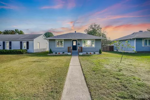 545 S 7th St, Wood River, IL 62095