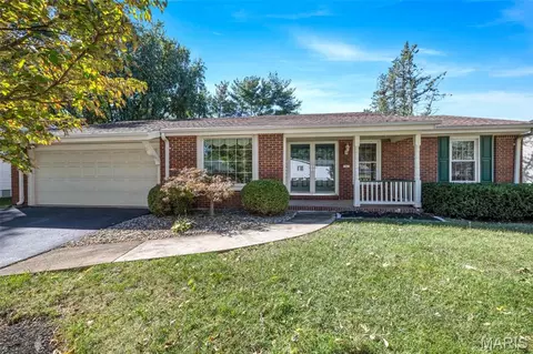 5 Pittsfield Ct, Chesterfield, MO 63017