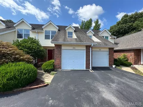 312 Crown Colony Ct #F, Saint Peters, MO 63376