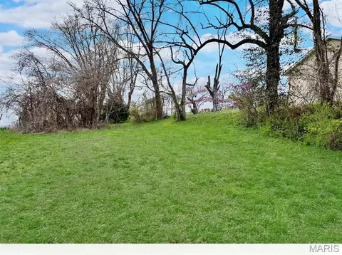 306 Vine St, New Haven, MO 63068 photo 1