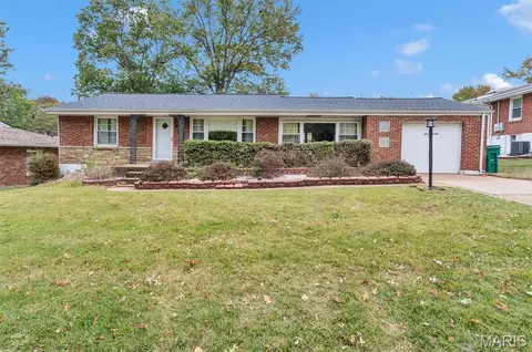 1127 Chambers Rd, Saint Louis, MO 63137
