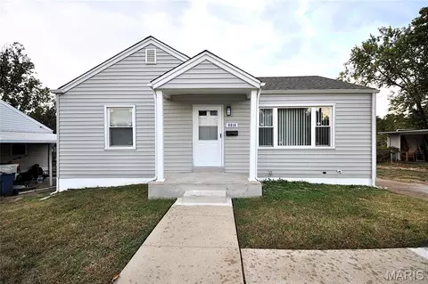 9816 Lullaby Ln, Saint Louis, MO 63114