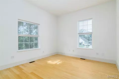 Bedroom - 12 Clearlake Dr, Centralia, IL 62801 photo 2 of 10