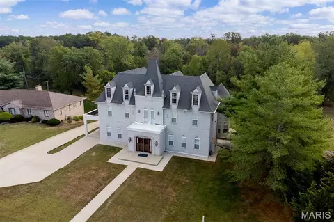 Exterior - 12 Clearlake Dr, Centralia, IL 62801 photo 9 of 13