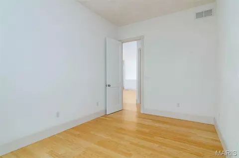 Bedroom - 12 Clearlake Dr, Centralia, IL 62801 photo 5 of 10
