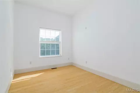 Bedroom - 12 Clearlake Dr, Centralia, IL 62801 photo 6 of 10