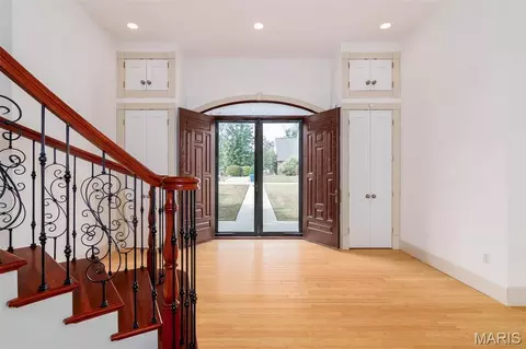 Entry Way - 12 Clearlake Dr, Centralia, IL 62801 photo 1 of 6