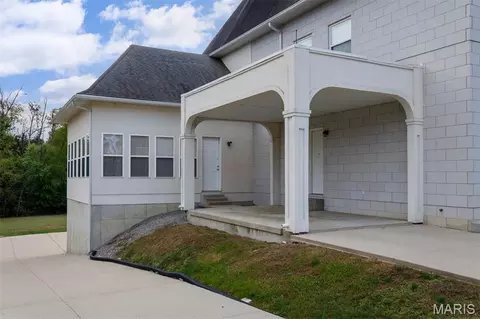 Exterior - 12 Clearlake Dr, Centralia, IL 62801 photo 10 of 13