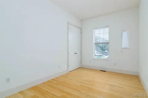 Bedroom - 12 Clearlake Dr, Centralia, IL 62801 photo 4 of 10