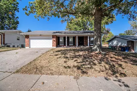 4327 Sulla Dr, Florissant, MO 63033