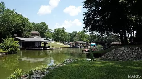 1315 Lakeview Dr, Greenville, IL 62246