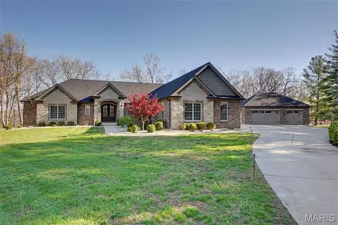 353 Callaway Ridge Dr, Defiance, MO 63341
